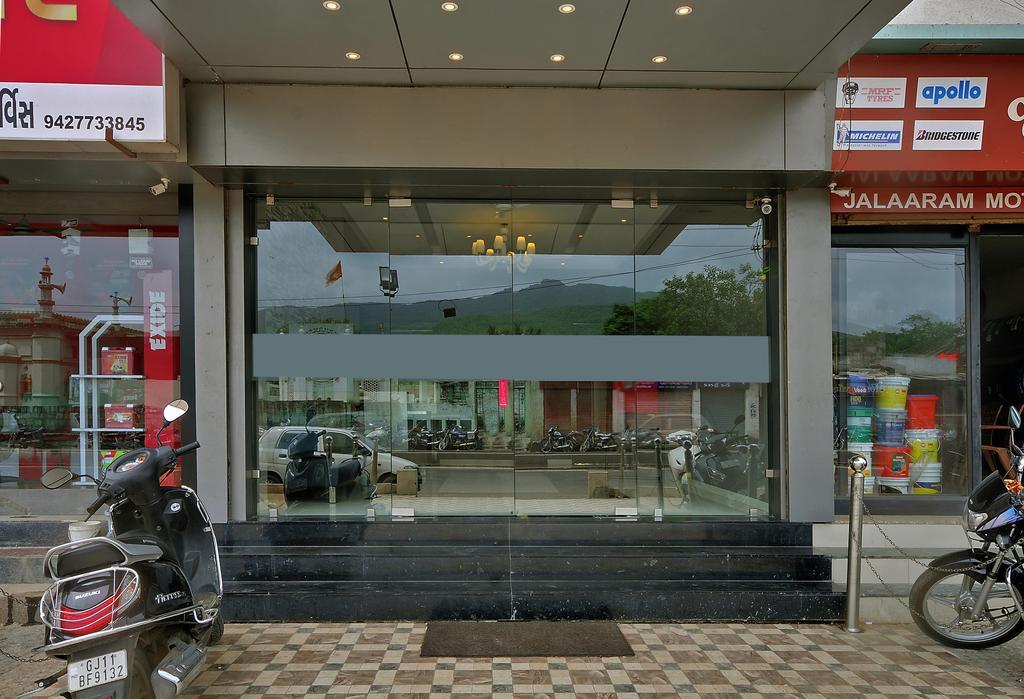 Hotel Magnum Inn Junagadh Extérieur photo