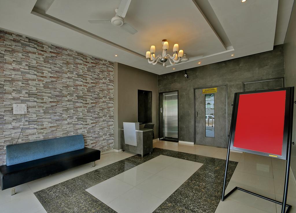 Hotel Magnum Inn Junagadh Extérieur photo