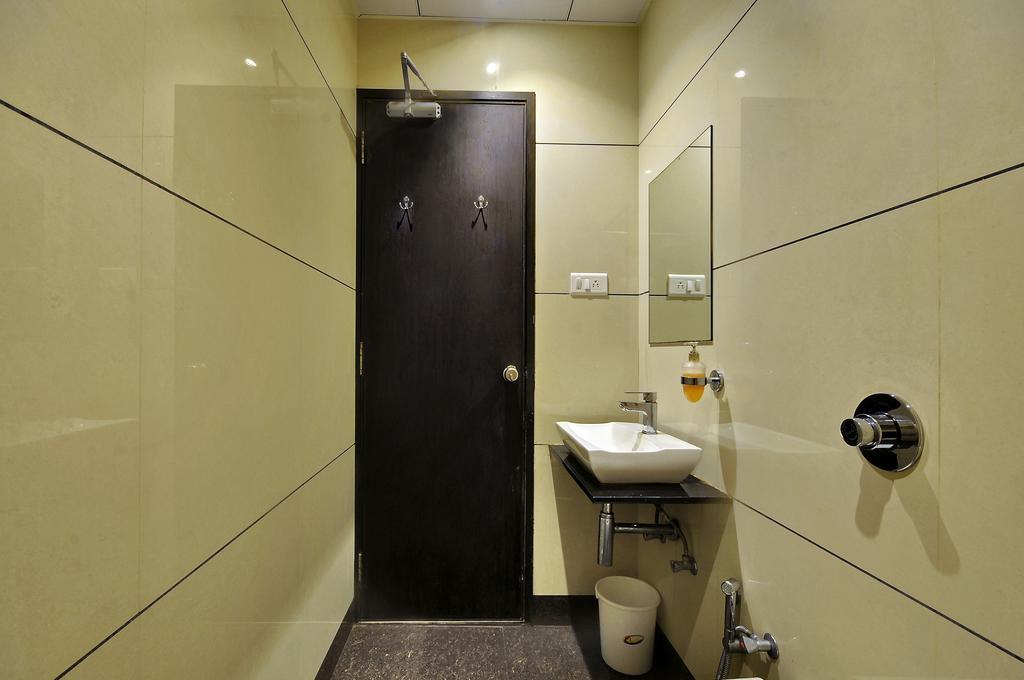 Hotel Magnum Inn Junagadh Extérieur photo