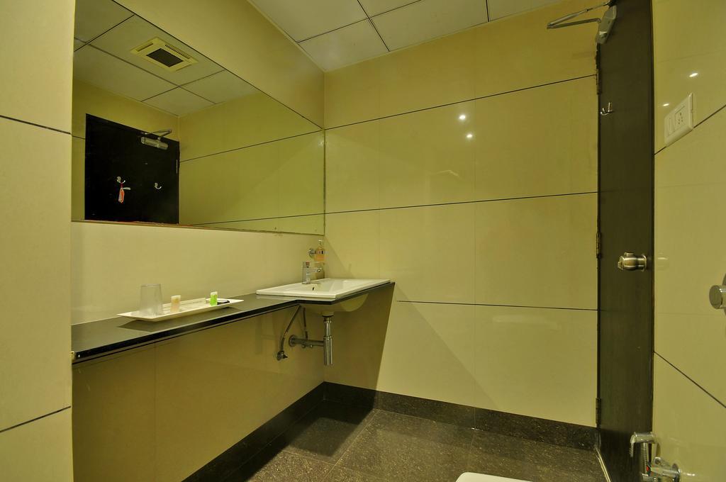 Hotel Magnum Inn Junagadh Extérieur photo