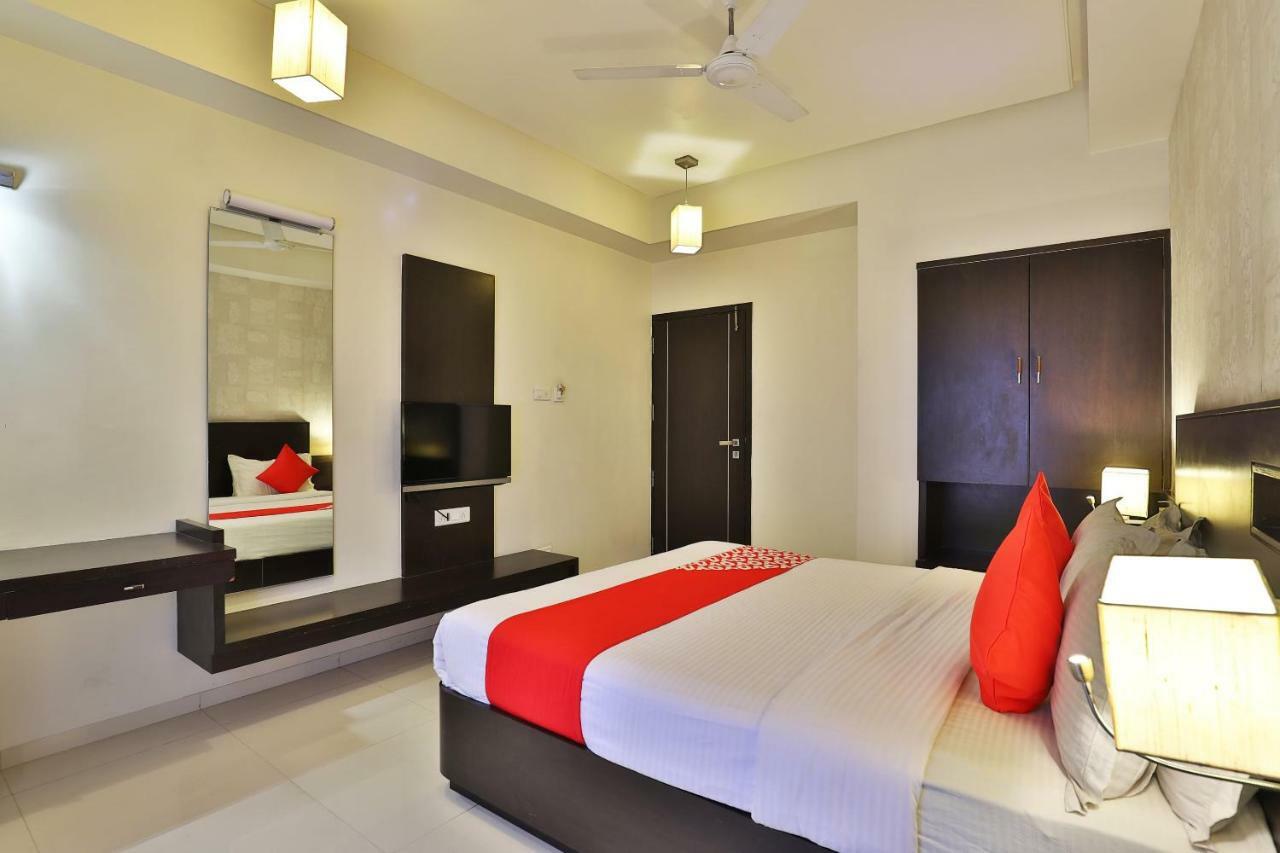 Hotel Magnum Inn Junagadh Extérieur photo