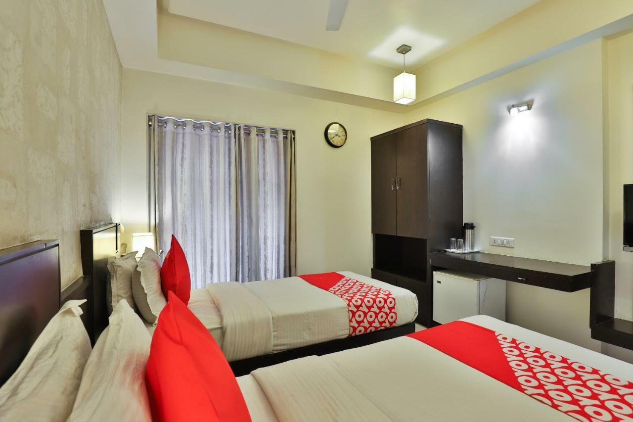 Hotel Magnum Inn Junagadh Extérieur photo