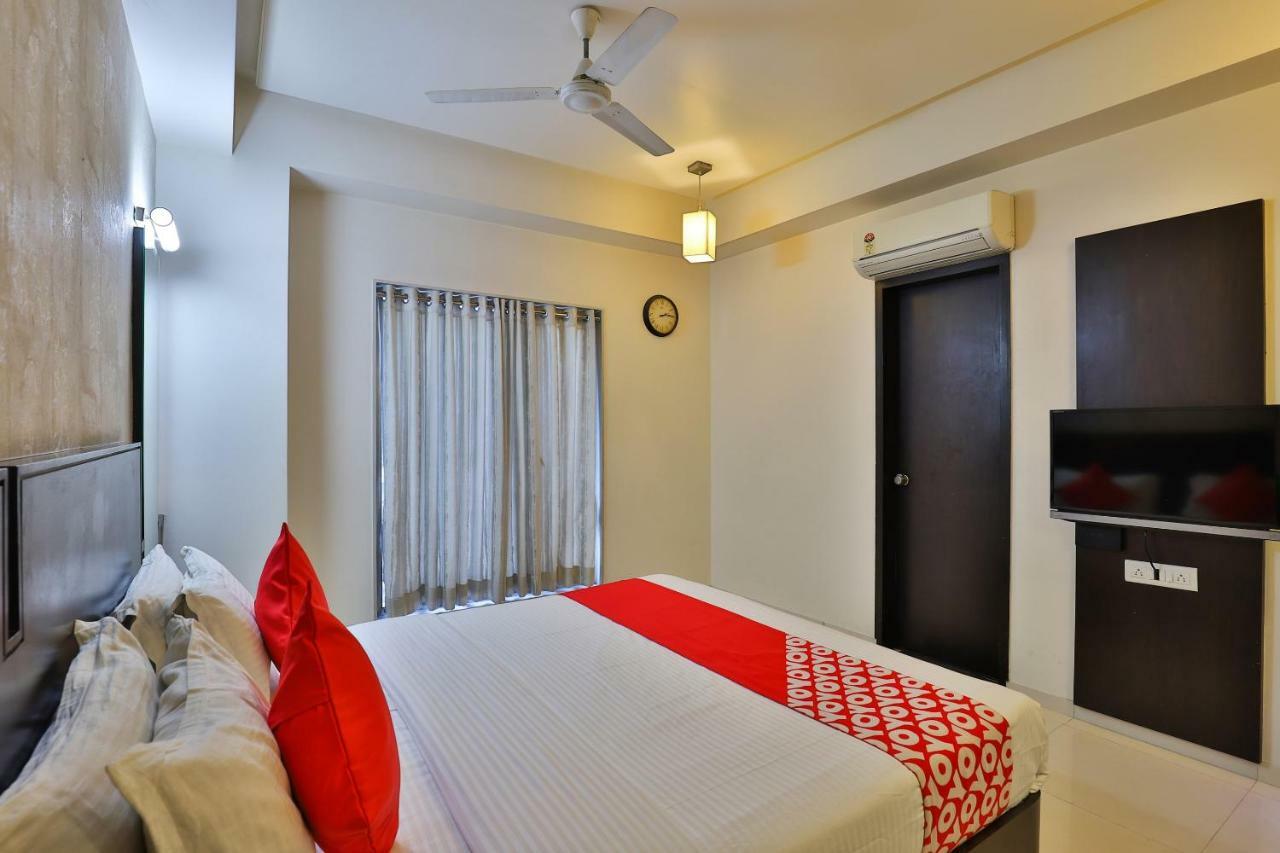 Hotel Magnum Inn Junagadh Extérieur photo